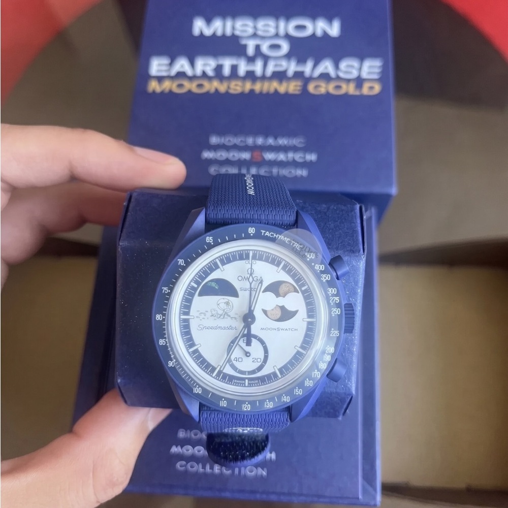 Omega x Swatch Bioceramic Moonswatch Mission To Earthphase Moonshine Snoopy